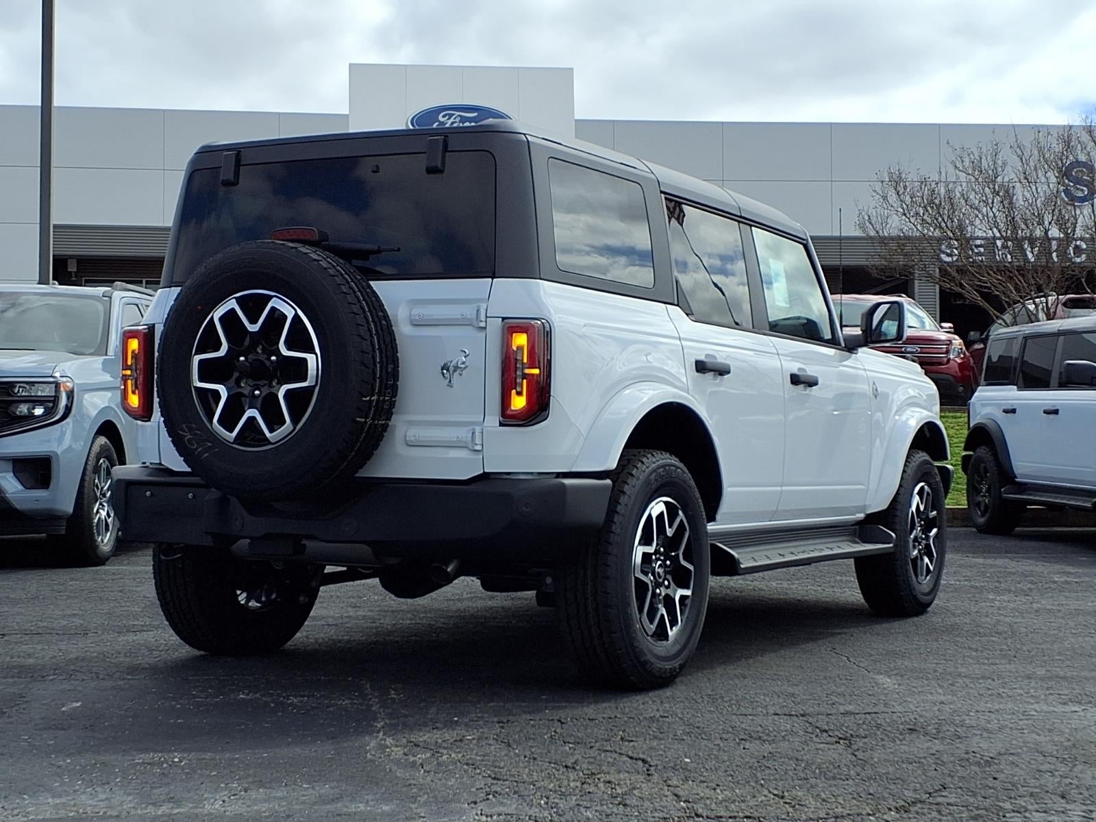 2026 Ford Bronco Outer Banks