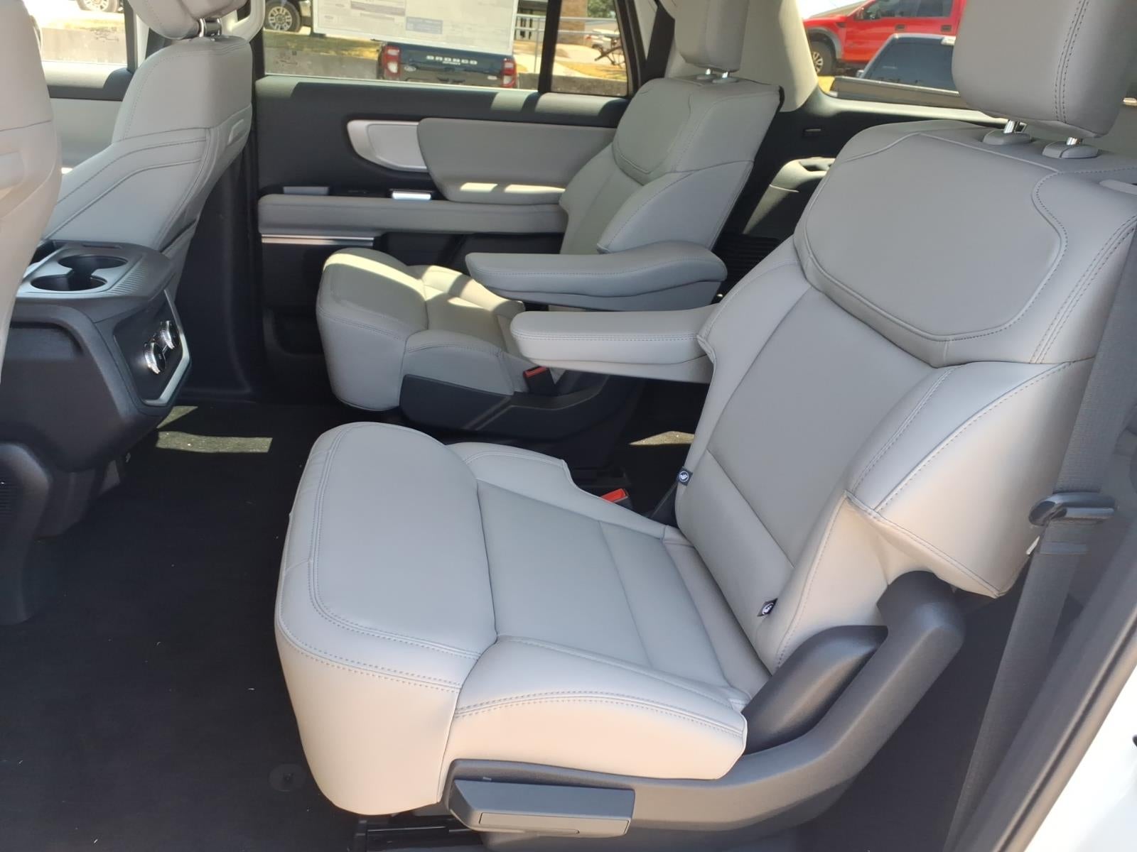 2027 Ford Expedition MAX Active