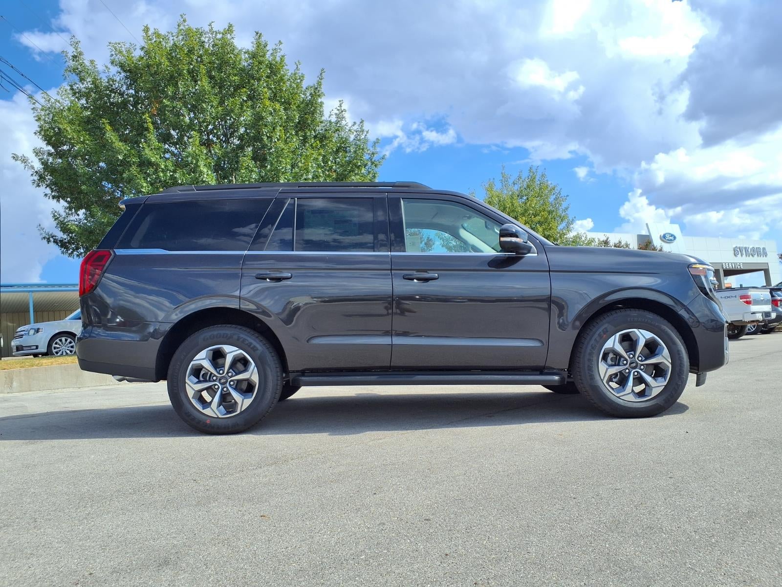 2027 Ford Expedition Active