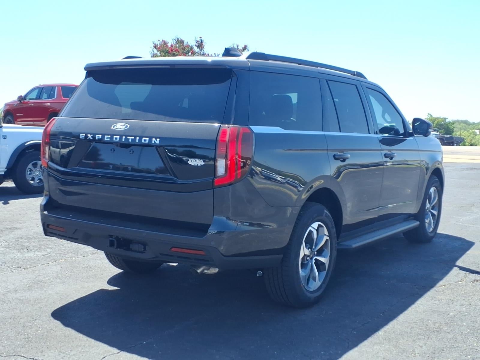 2027 Ford Expedition ACTIVE