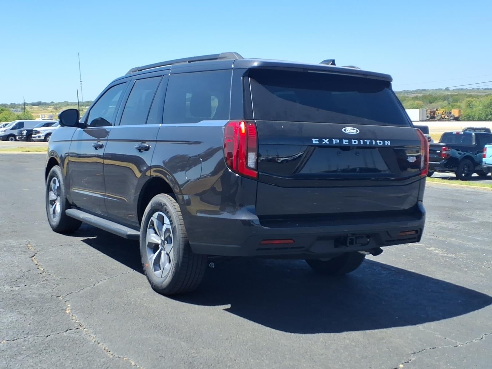2027 Ford Expedition ACTIVE