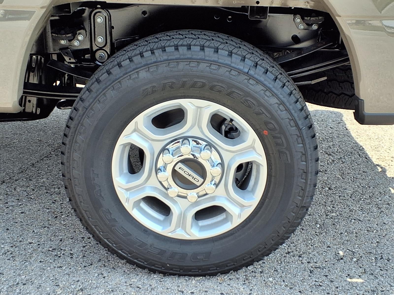 2027 Ford F-250 Super Duty XLT