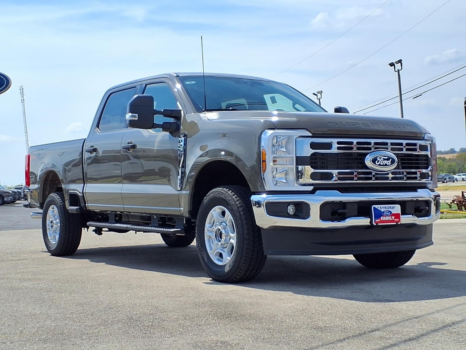 2027 Ford F-250 Super Duty XLT
