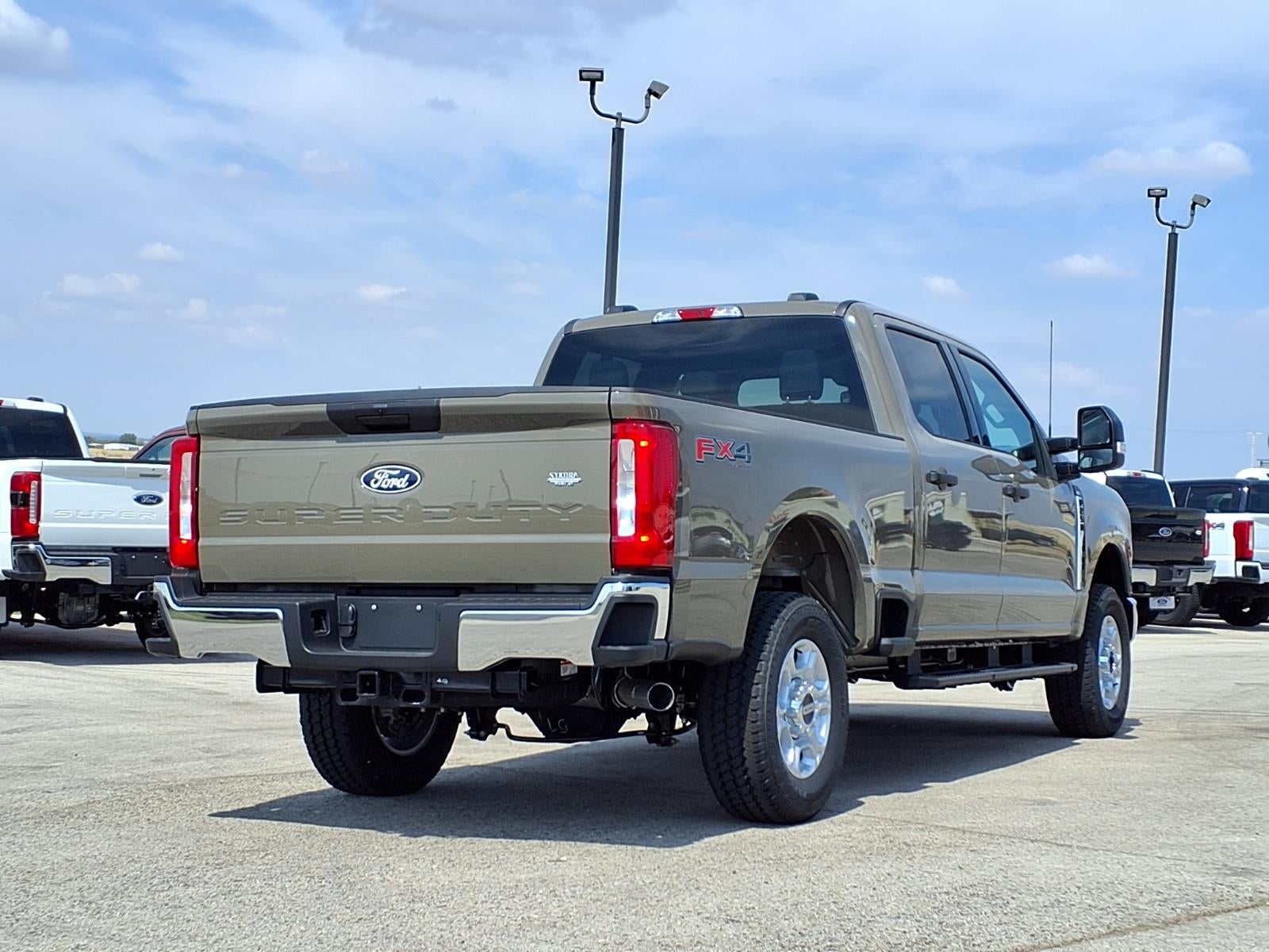 2027 Ford F-250 Super Duty XLT