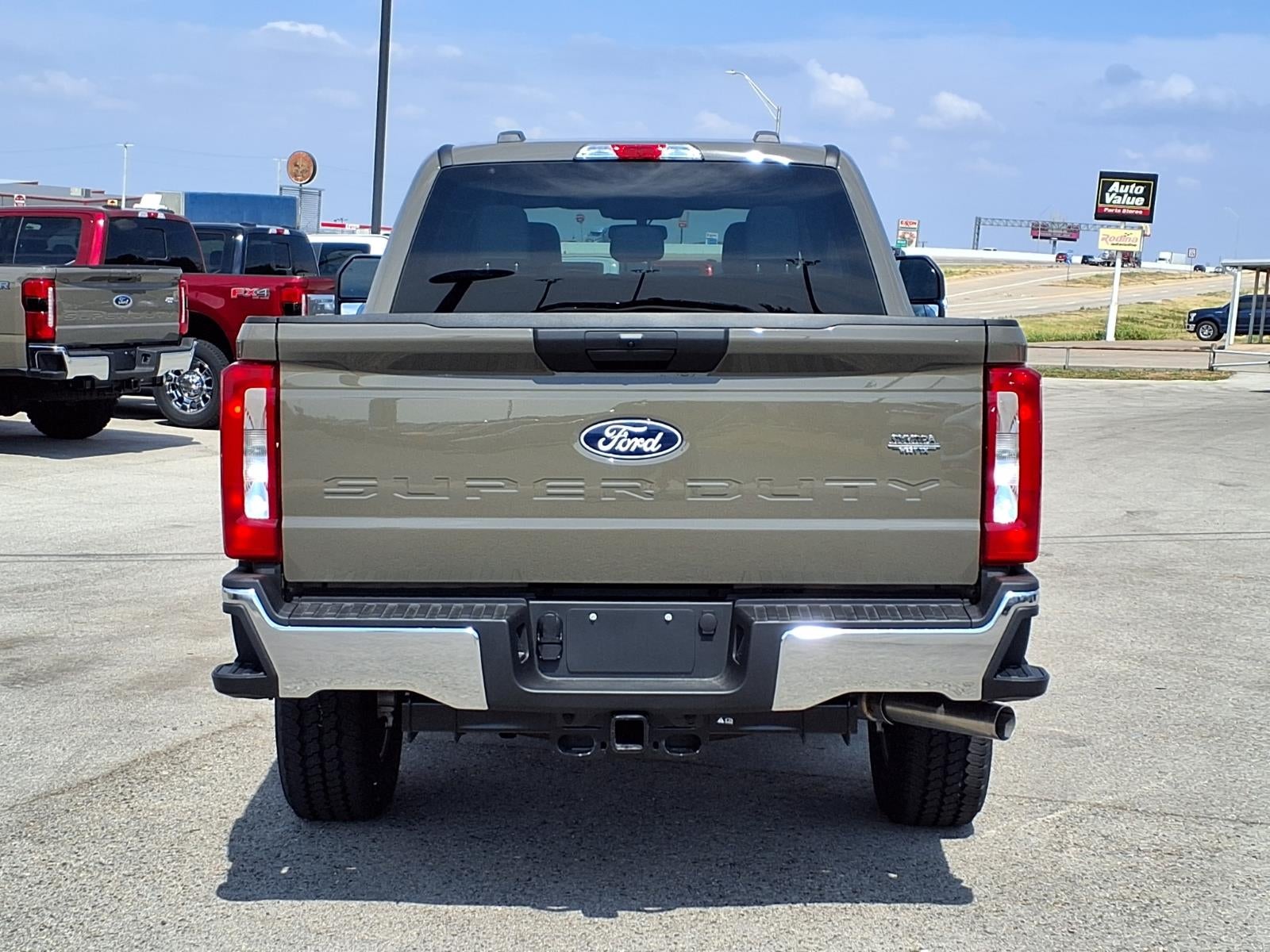 2027 Ford F-250 Super Duty XLT