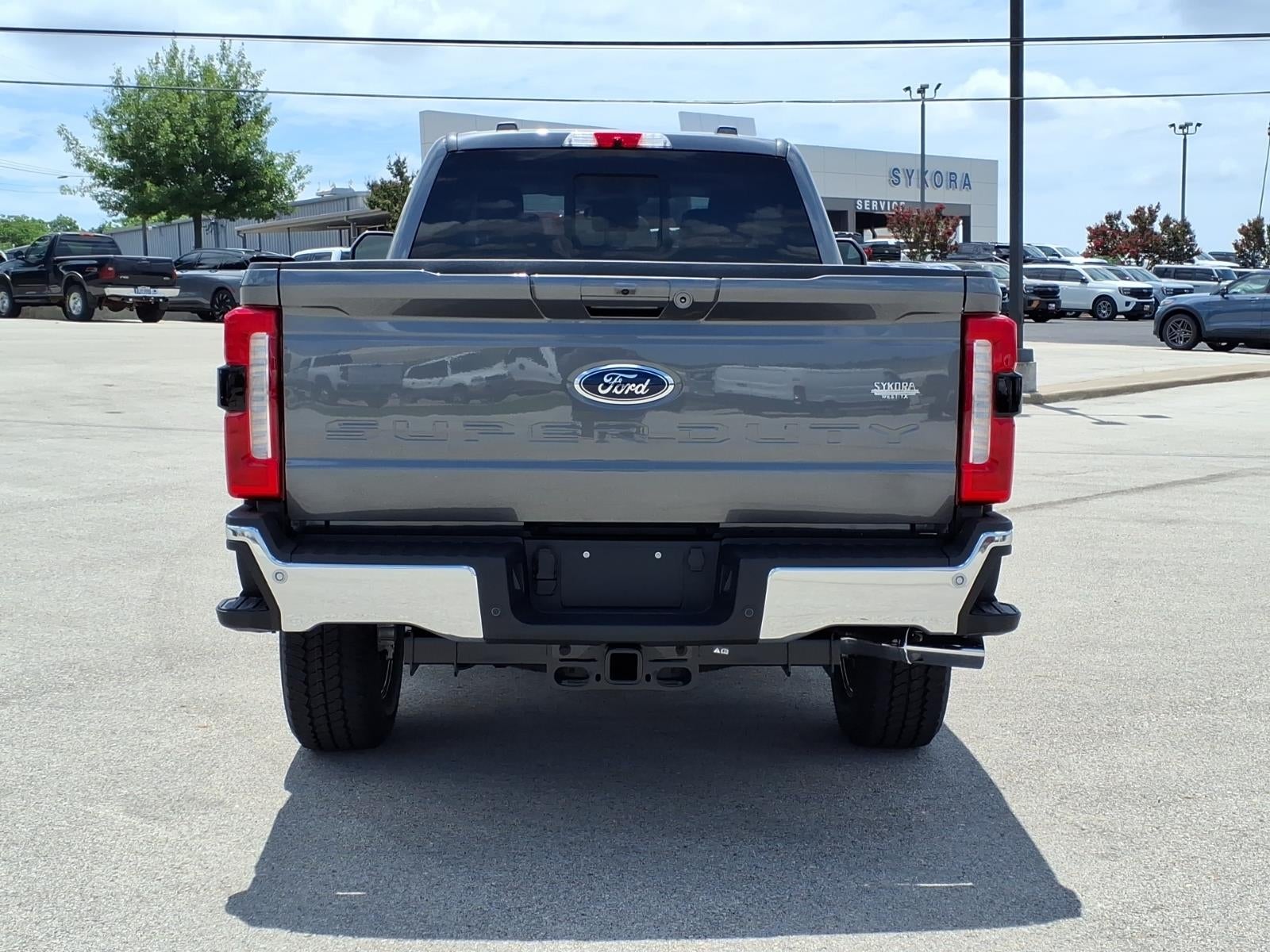 2026 Ford F-350 Super Duty Lariat