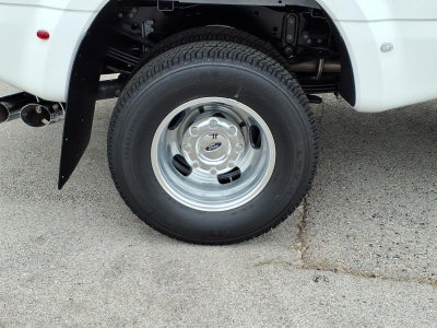 2026 Ford F-350 Super Duty LARIAT