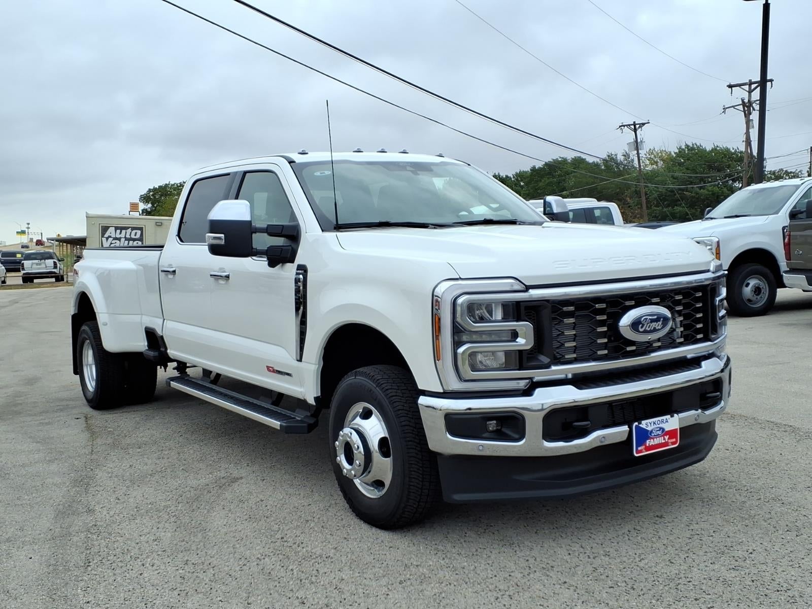 2026 Ford F-350 Super Duty LARIAT