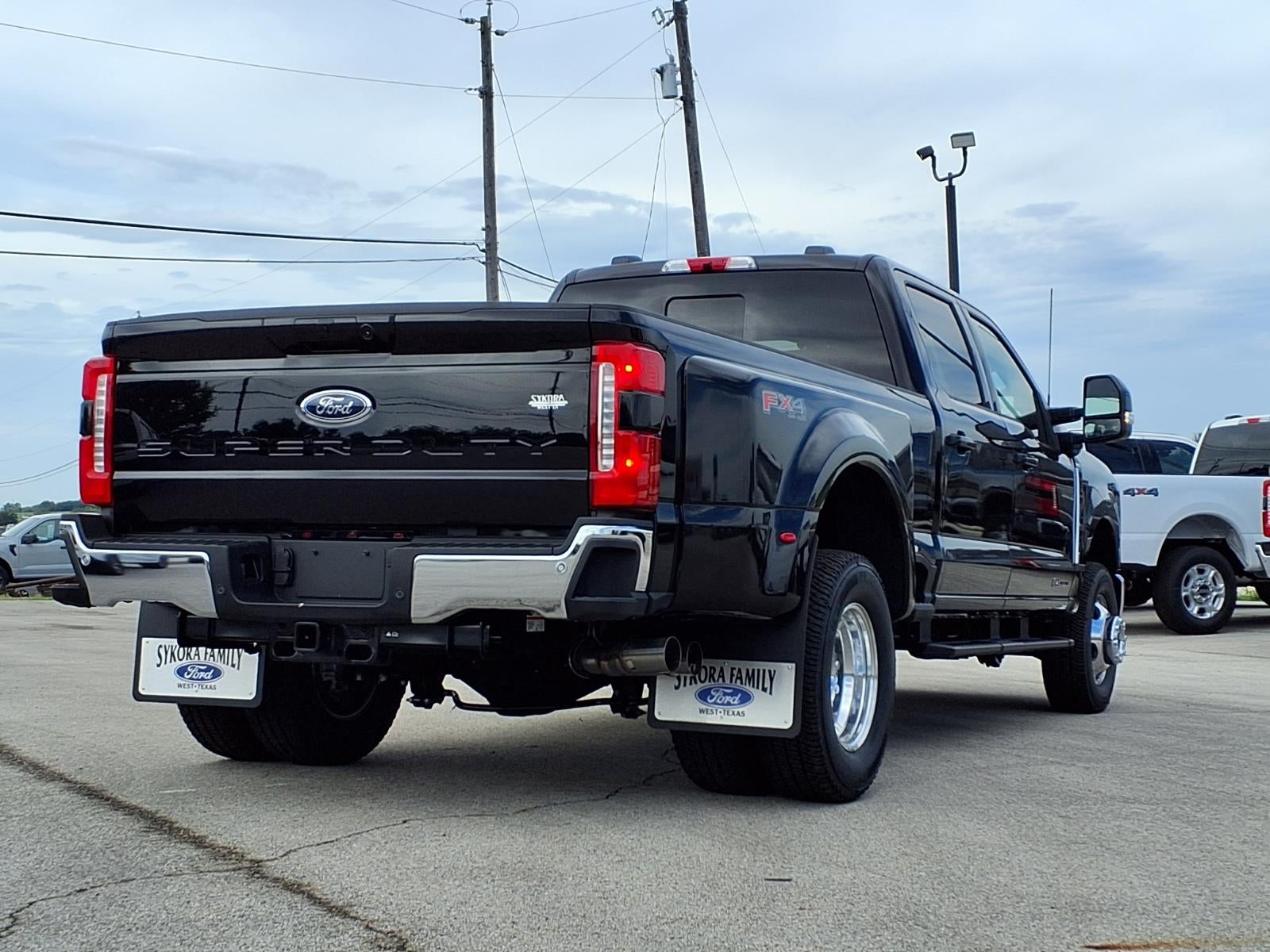 2026 Ford F-350 Super Duty Lariat
