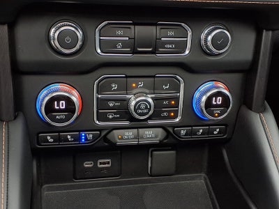 2021 GMC Yukon XL AT4