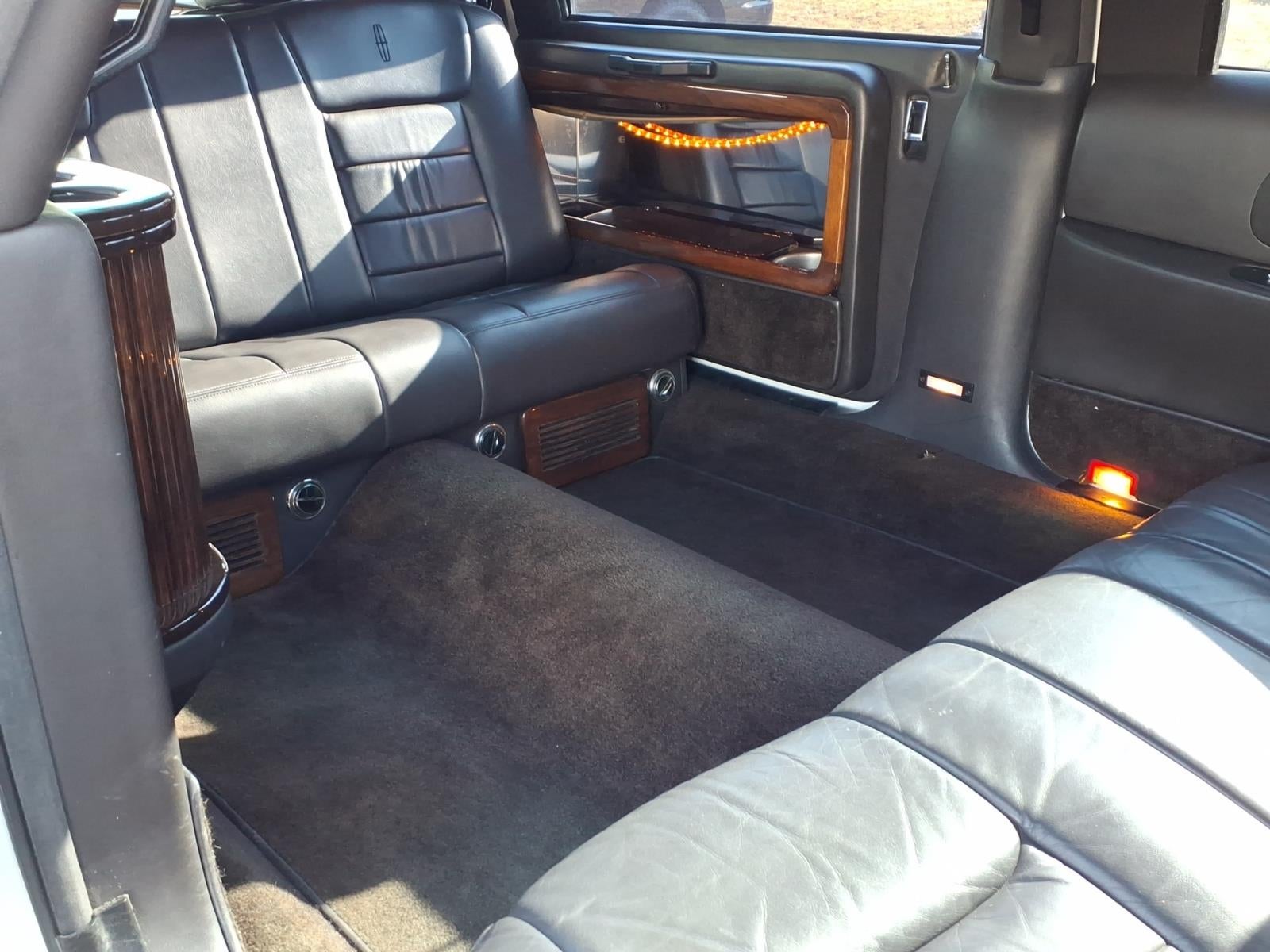 1999 Lincoln Town Car EXECUTIVE