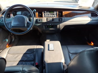 1999 Lincoln Town Car EXECUTIVE