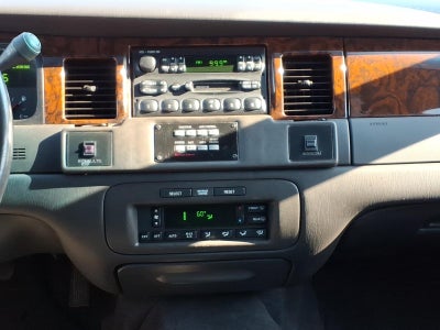 1999 Lincoln Town Car EXECUTIVE