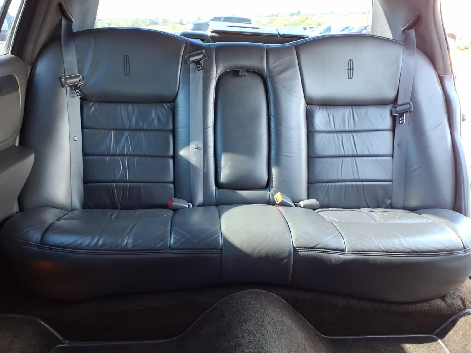 1999 Lincoln Town Car EXECUTIVE