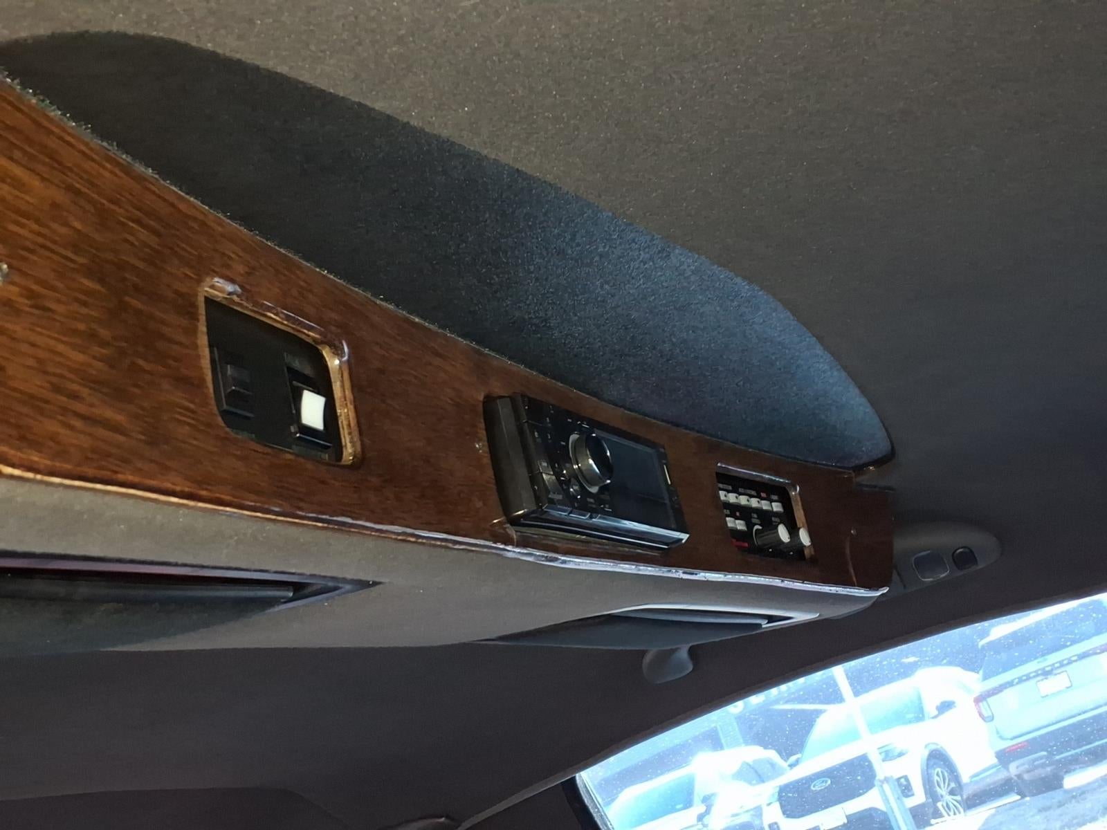 1999 Lincoln Town Car EXECUTIVE