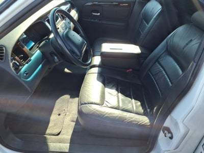 1999 Lincoln Town Car EXECUTIVE