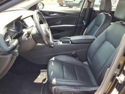 2018 Buick Regal TourX Essence
