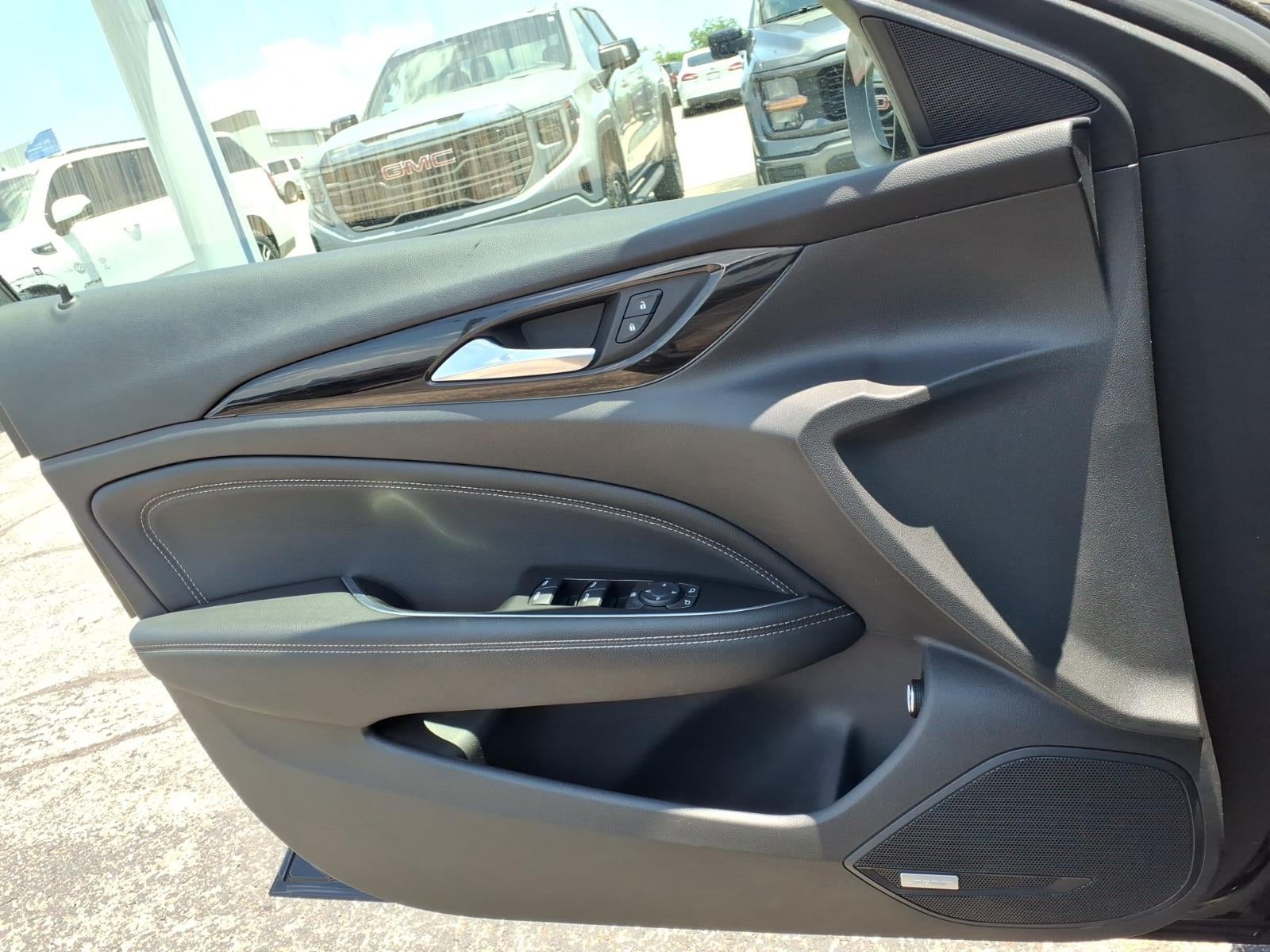 2018 Buick Regal TourX Essence