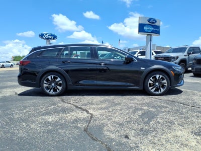 2018 Buick Regal TourX Essence